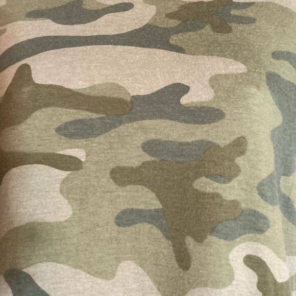 Gap Favorite T green camo tshirt - Picture 3 of 6